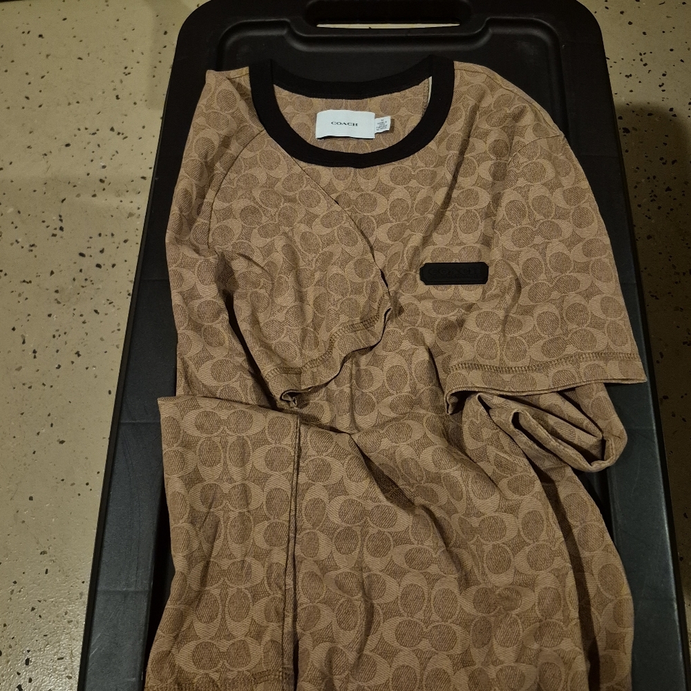 Coach Men's Signature Logo Shirt in Tan and Black